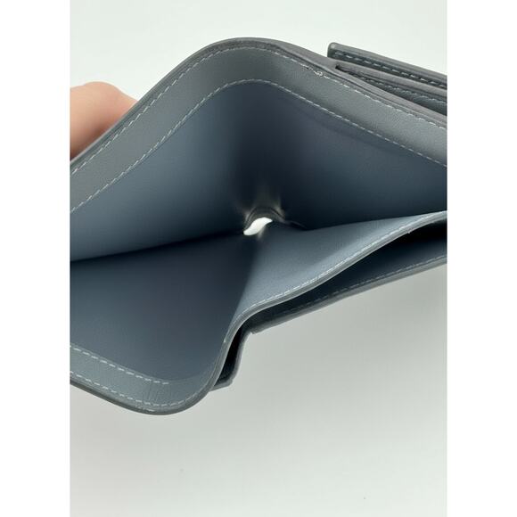 FEN101: Fendi Peekaboo bi-fold wallet - Picture 6 of 6